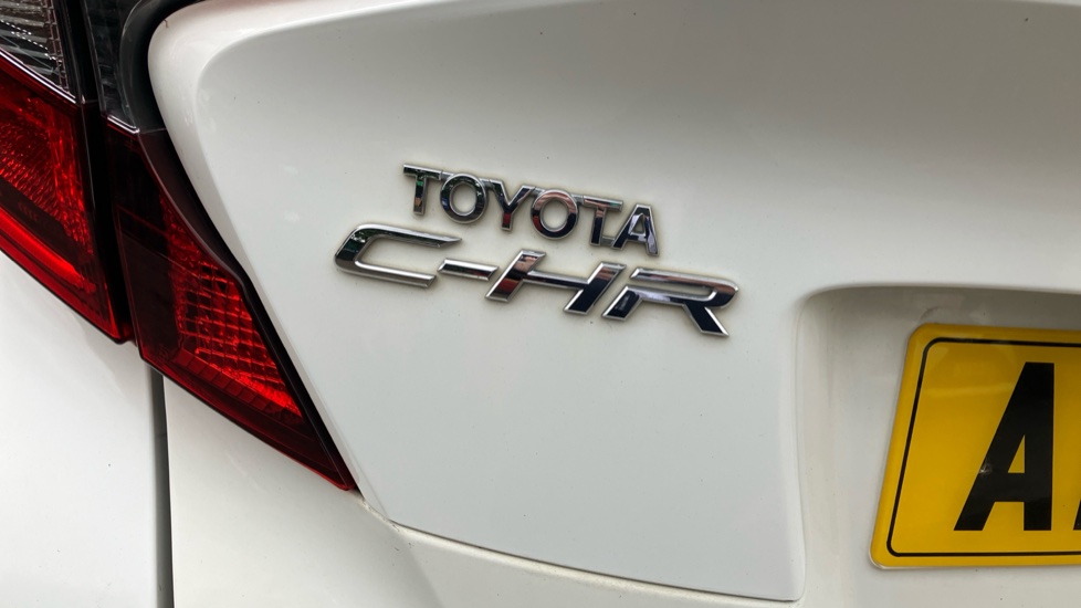 Toyota C-HR 1.8 Hybrid Design 5dr CVT Hybrid Hatchback - Image 59