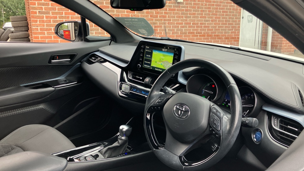 Toyota C-HR 1.8 Hybrid Design 5dr CVT Hybrid Hatchback - Image 63