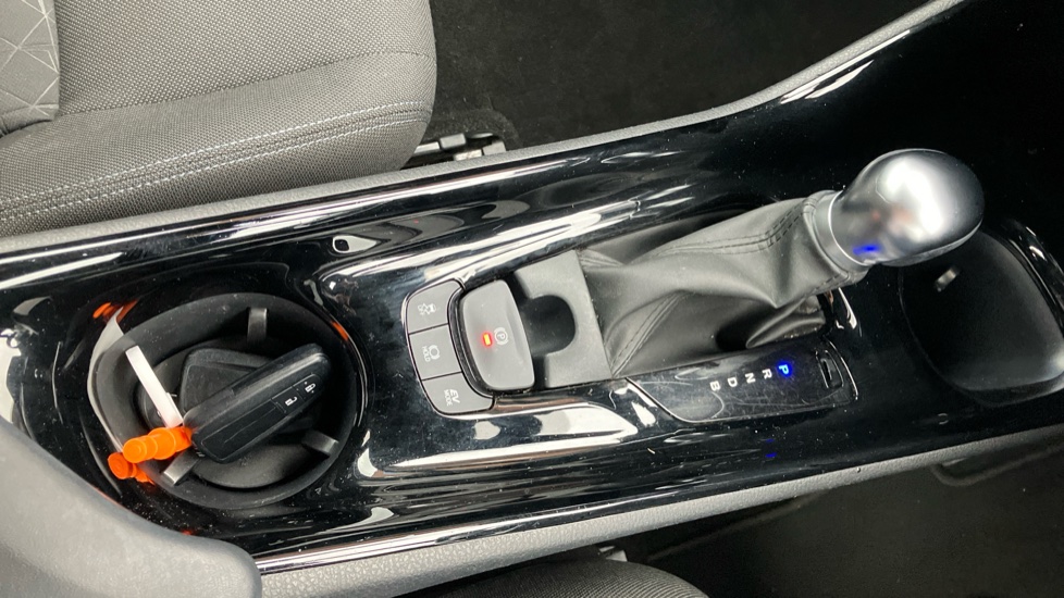 Toyota C-HR 1.8 Hybrid Design 5dr CVT Hybrid Hatchback - Image 69