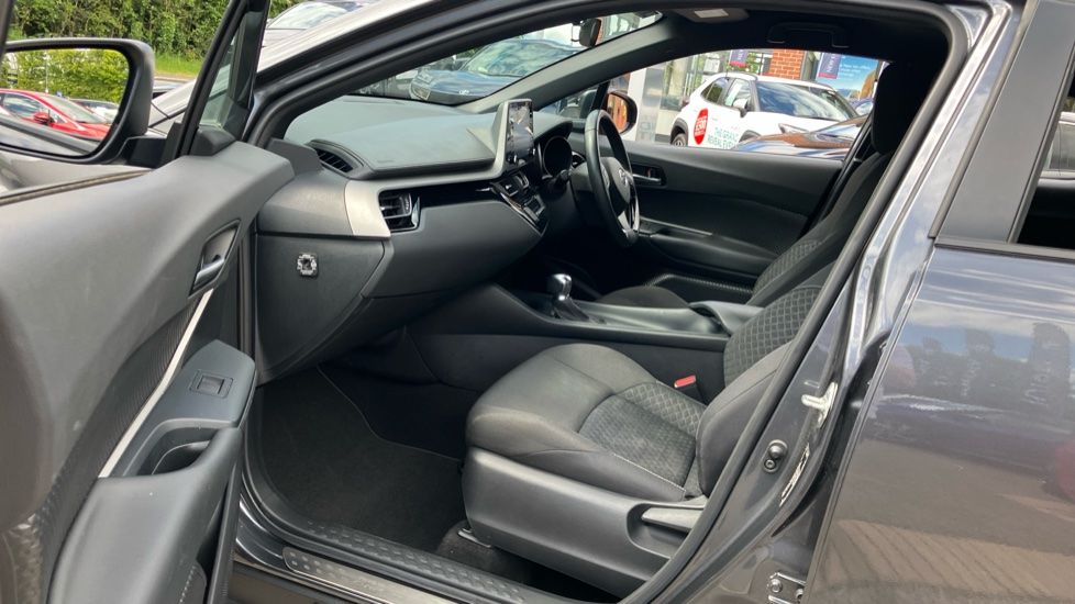 Toyota C-HR 1.8 Hybrid Icon 5dr CVT Hybrid Hatchback - Image 5