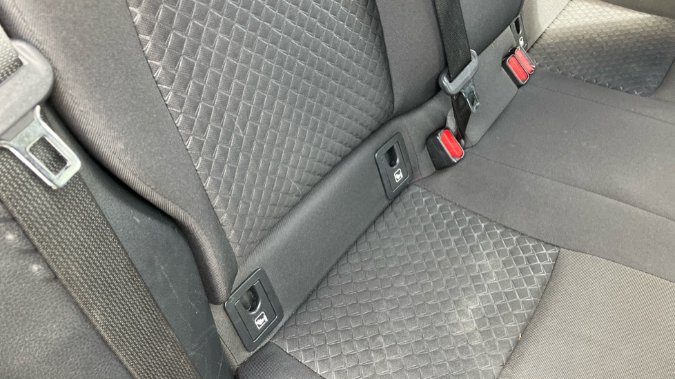 Toyota C-HR 1.8 Hybrid Icon 5dr CVT Hybrid Hatchback - Image 14