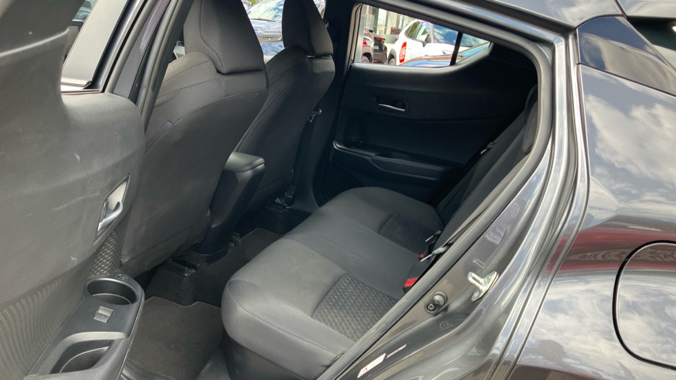 Toyota C-HR 1.8 Hybrid Icon 5dr CVT Hybrid Hatchback - Image 15