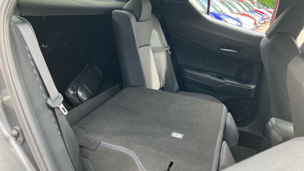 Toyota C-HR 1.8 Hybrid Icon 5dr CVT Hybrid Hatchback - Image 18