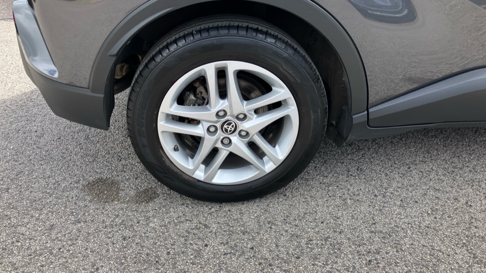 Toyota C-HR 1.8 Hybrid Icon 5dr CVT Hybrid Hatchback - Image 55