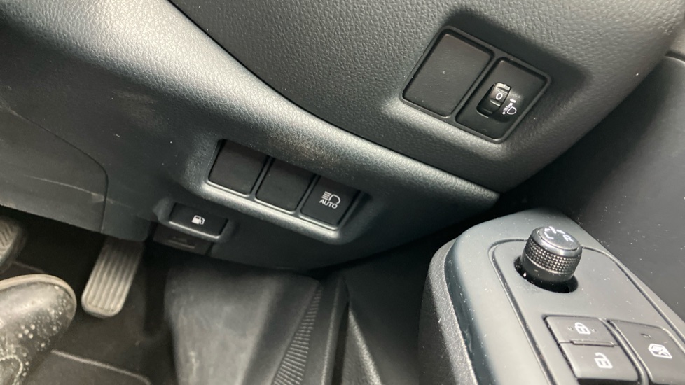 Toyota C-HR 1.8 Hybrid Icon 5dr CVT Hybrid Hatchback - Image 66