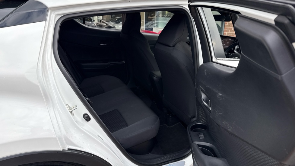 Toyota C-HR 1.8 Hybrid Icon 5dr CVT Hybrid Hatchback - Image 8