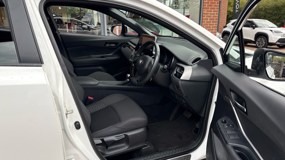 Toyota C-HR 1.8 Hybrid Icon 5dr CVT Hybrid Hatchback - Image 12