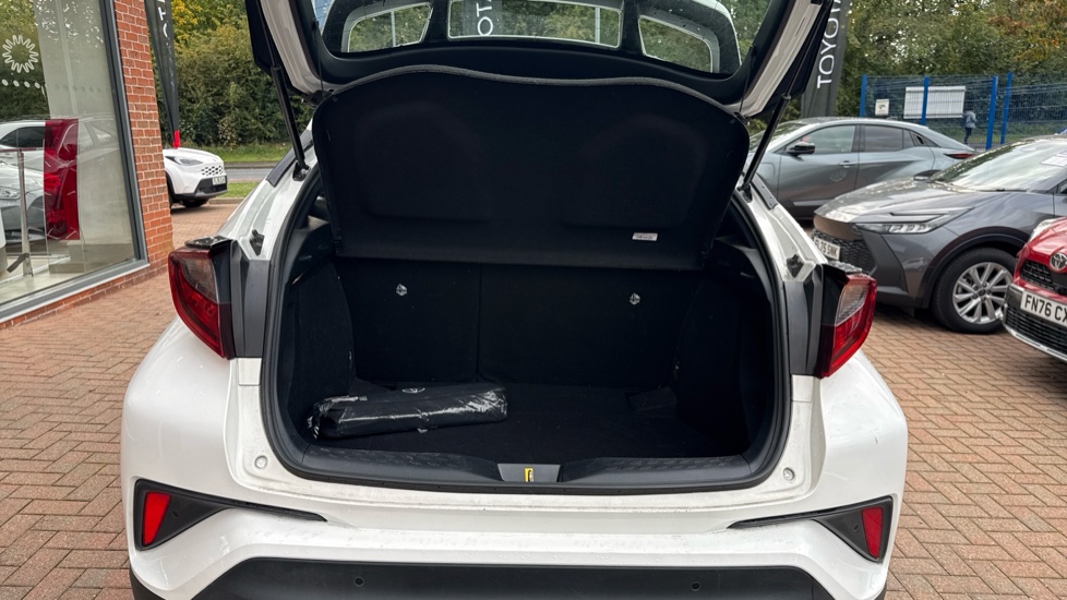Toyota C-HR 1.8 Hybrid Icon 5dr CVT Hybrid Hatchback - Image 13