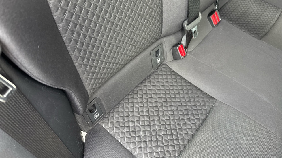 Toyota C-HR 1.8 Hybrid Icon 5dr CVT Hybrid Hatchback - Image 14