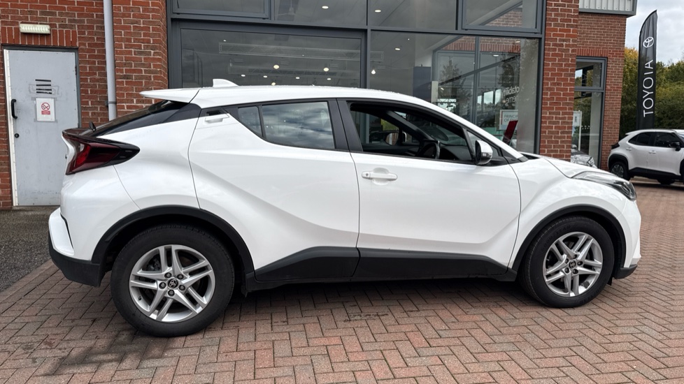 Toyota C-HR 1.8 Hybrid Icon 5dr CVT Hybrid Hatchback - Image 23