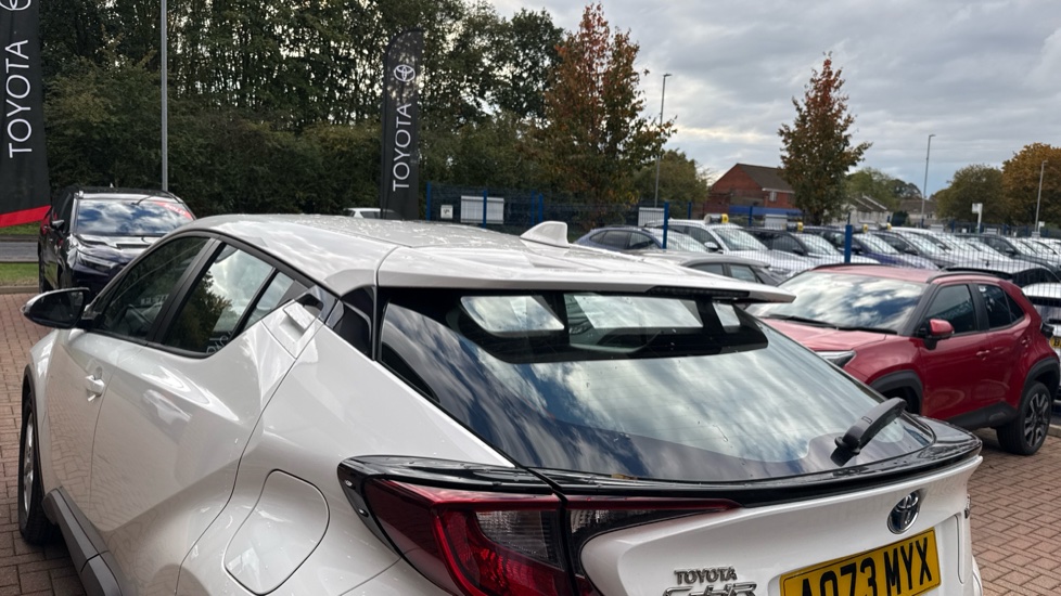 Toyota C-HR 1.8 Hybrid Icon 5dr CVT Hybrid Hatchback - Image 31