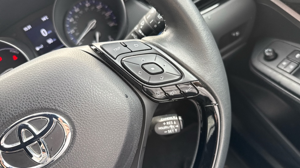 Toyota C-HR 1.8 Hybrid Icon 5dr CVT Hybrid Hatchback - Image 32