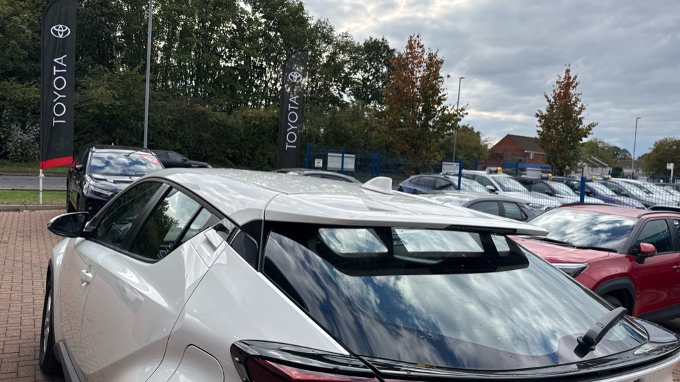 Toyota C-HR 1.8 Hybrid Icon 5dr CVT Hybrid Hatchback - Image 35