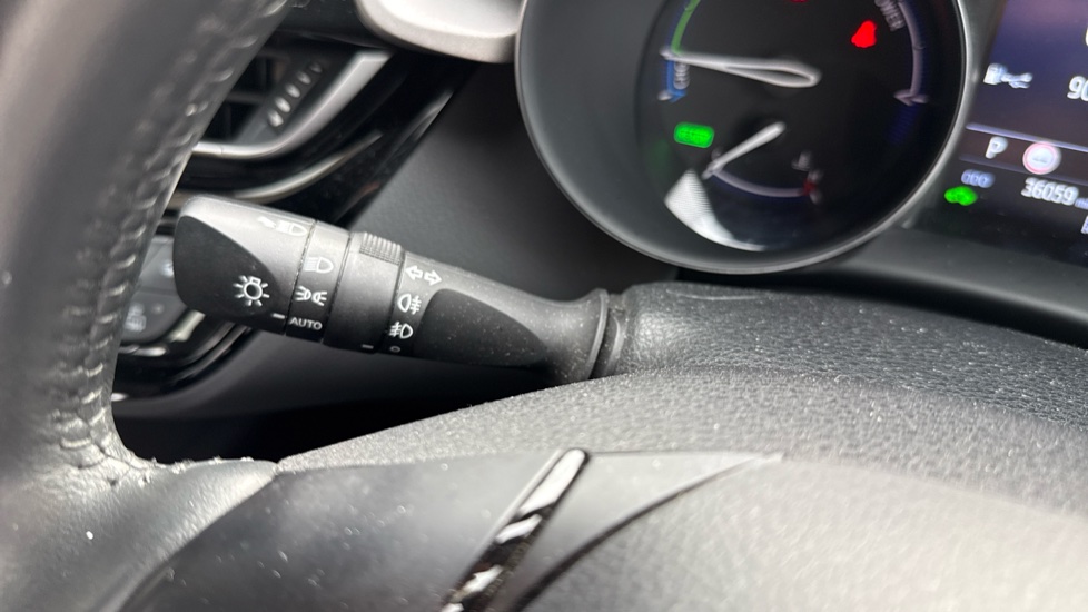 Toyota C-HR 1.8 Hybrid Icon 5dr CVT Hybrid Hatchback - Image 36
