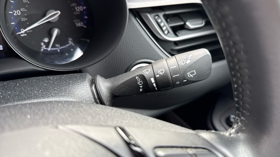 Toyota C-HR 1.8 Hybrid Icon 5dr CVT Hybrid Hatchback - Image 37