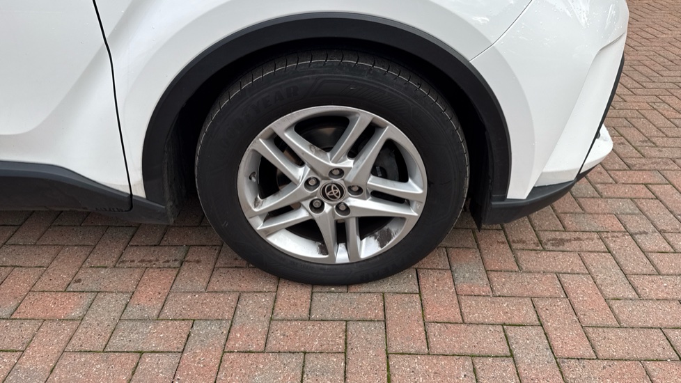 Toyota C-HR 1.8 Hybrid Icon 5dr CVT Hybrid Hatchback - Image 54
