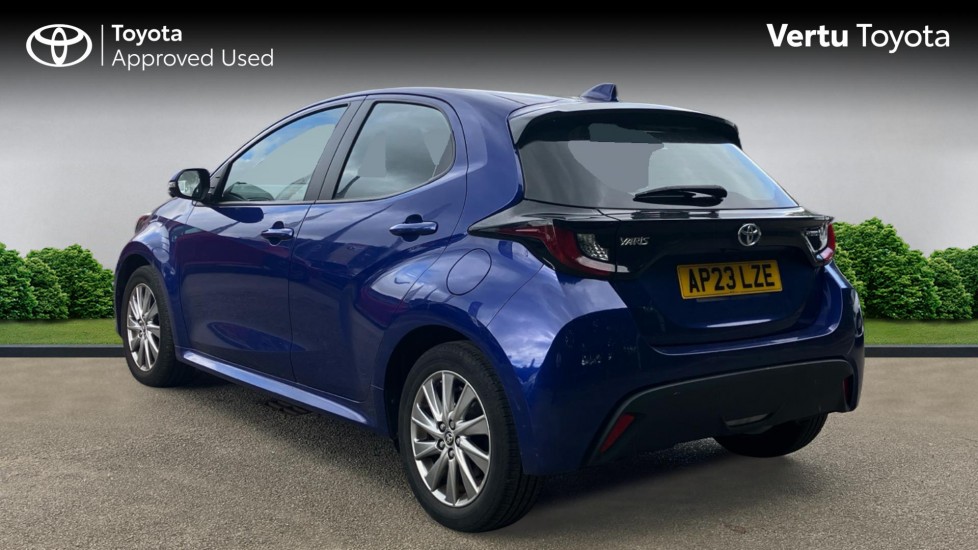 Toyota Yaris 1.5 Hybrid Icon 5dr CVT Hybrid Hatchback - Image 4