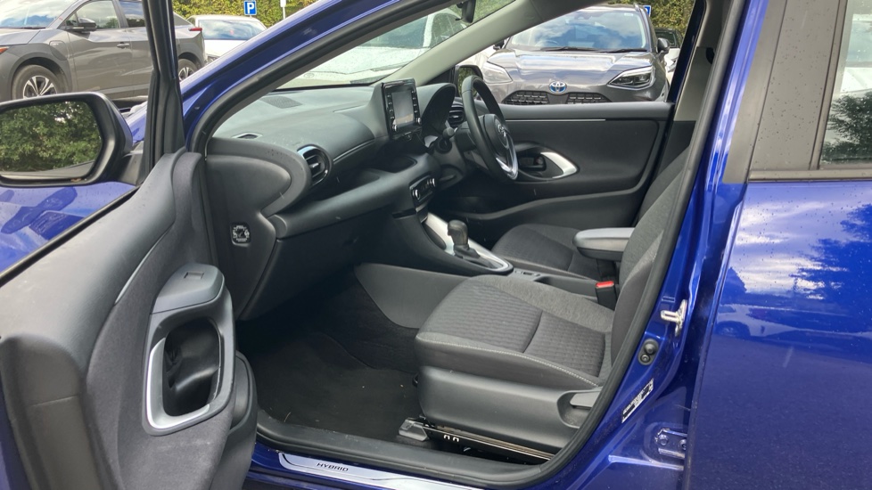 Toyota Yaris 1.5 Hybrid Icon 5dr CVT Hybrid Hatchback - Image 5