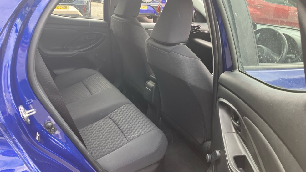 Toyota Yaris 1.5 Hybrid Icon 5dr CVT Hybrid Hatchback - Image 8