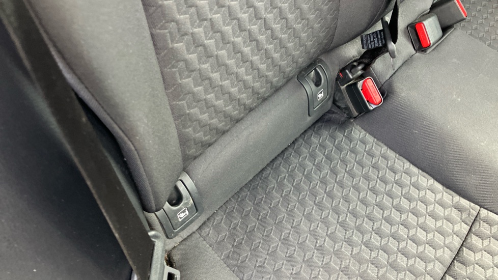 Toyota Yaris 1.5 Hybrid Icon 5dr CVT Hybrid Hatchback - Image 14