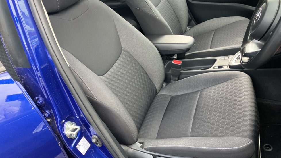 Toyota Yaris 1.5 Hybrid Icon 5dr CVT Hybrid Hatchback - Image 17