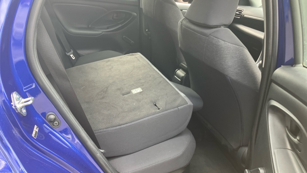 Toyota Yaris 1.5 Hybrid Icon 5dr CVT Hybrid Hatchback - Image 18