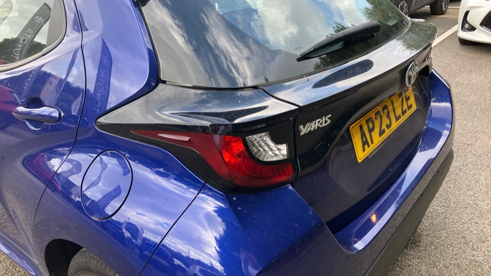 Toyota Yaris 1.5 Hybrid Icon 5dr CVT Hybrid Hatchback - Image 21