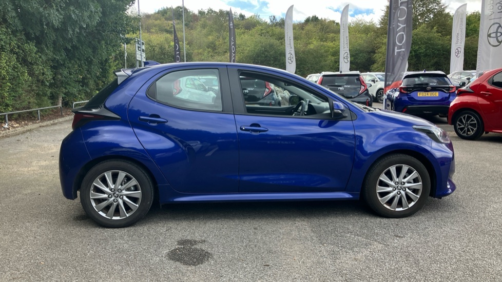 Toyota Yaris 1.5 Hybrid Icon 5dr CVT Hybrid Hatchback - Image 23