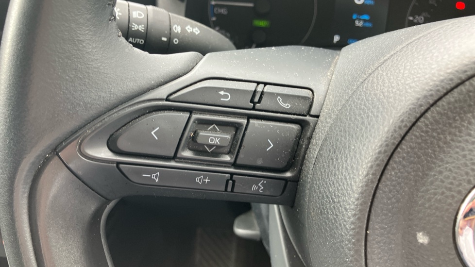 Toyota Yaris 1.5 Hybrid Icon 5dr CVT Hybrid Hatchback - Image 41