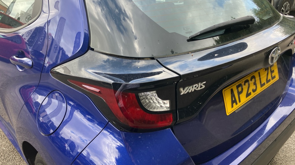Toyota Yaris 1.5 Hybrid Icon 5dr CVT Hybrid Hatchback - Image 43