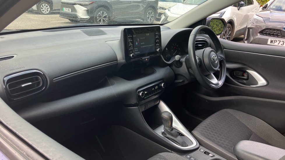 Toyota Yaris 1.5 Hybrid Icon 5dr CVT Hybrid Hatchback - Image 54