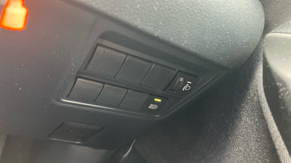 Toyota Yaris 1.5 Hybrid Icon 5dr CVT Hybrid Hatchback - Image 55