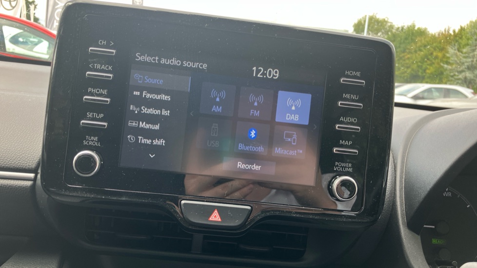 Toyota Yaris 1.5 Hybrid Icon 5dr CVT Hybrid Hatchback - Image 61