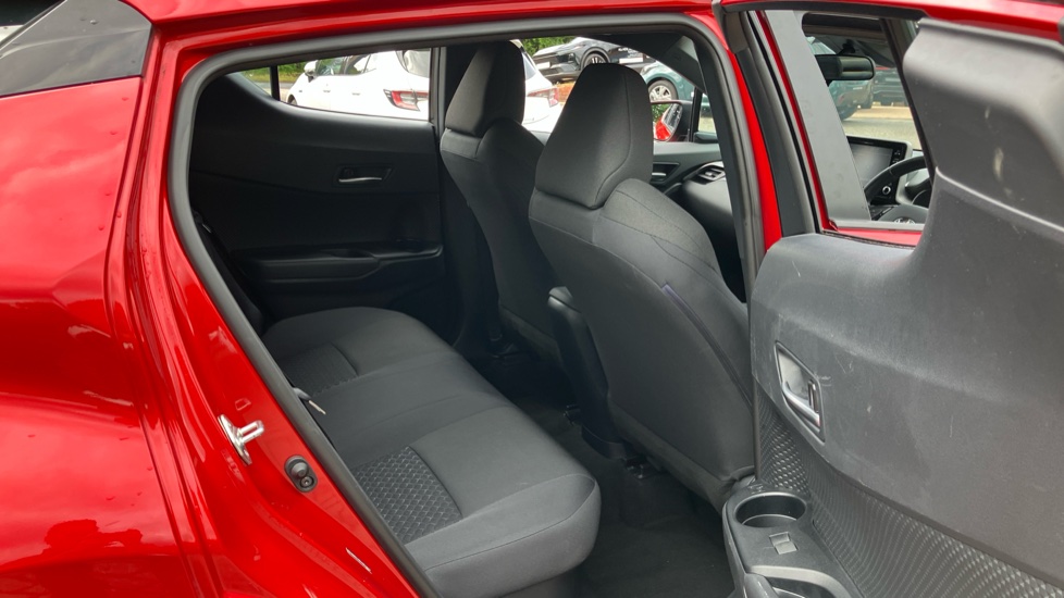 Toyota C-HR 1.8 Hybrid Icon 5dr CVT Hybrid Hatchback - Image 8