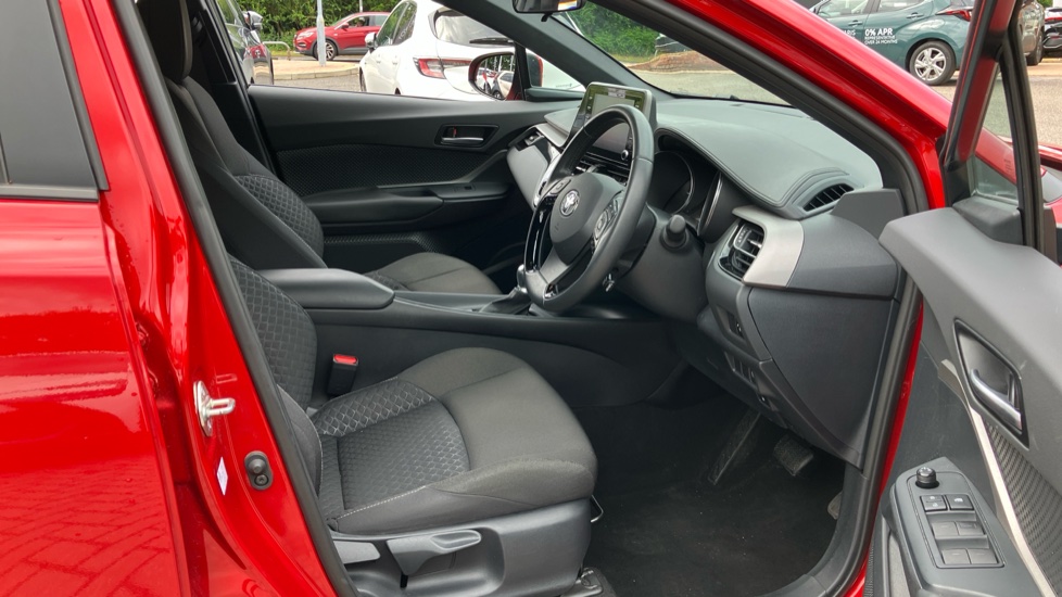 Toyota C-HR 1.8 Hybrid Icon 5dr CVT Hybrid Hatchback - Image 12