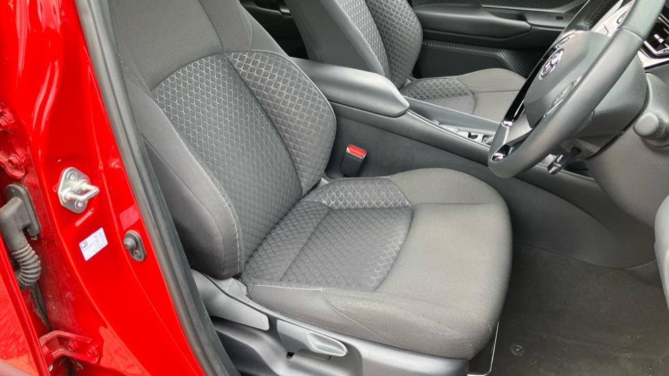 Toyota C-HR 1.8 Hybrid Icon 5dr CVT Hybrid Hatchback - Image 14