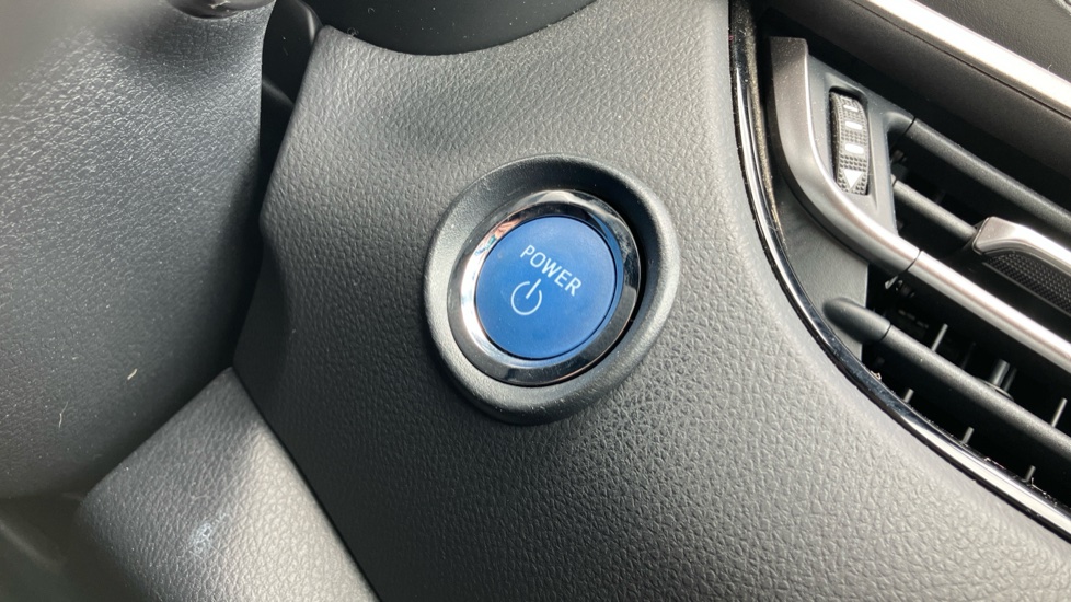 Toyota C-HR 1.8 Hybrid Icon 5dr CVT Hybrid Hatchback - Image 16