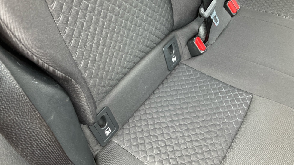 Toyota C-HR 1.8 Hybrid Icon 5dr CVT Hybrid Hatchback - Image 17