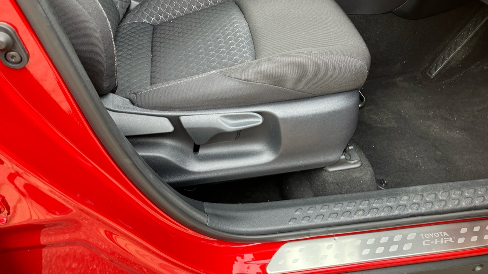 Toyota C-HR 1.8 Hybrid Icon 5dr CVT Hybrid Hatchback - Image 30