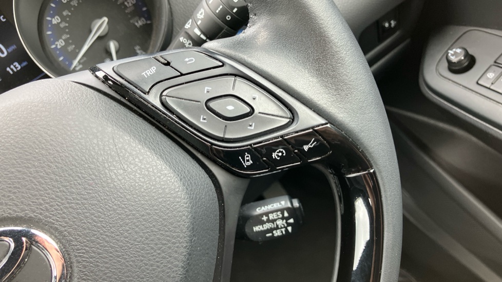Toyota C-HR 1.8 Hybrid Icon 5dr CVT Hybrid Hatchback - Image 32