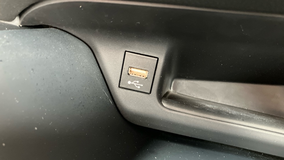 Toyota C-HR 1.8 Hybrid Icon 5dr CVT Hybrid Hatchback - Image 38