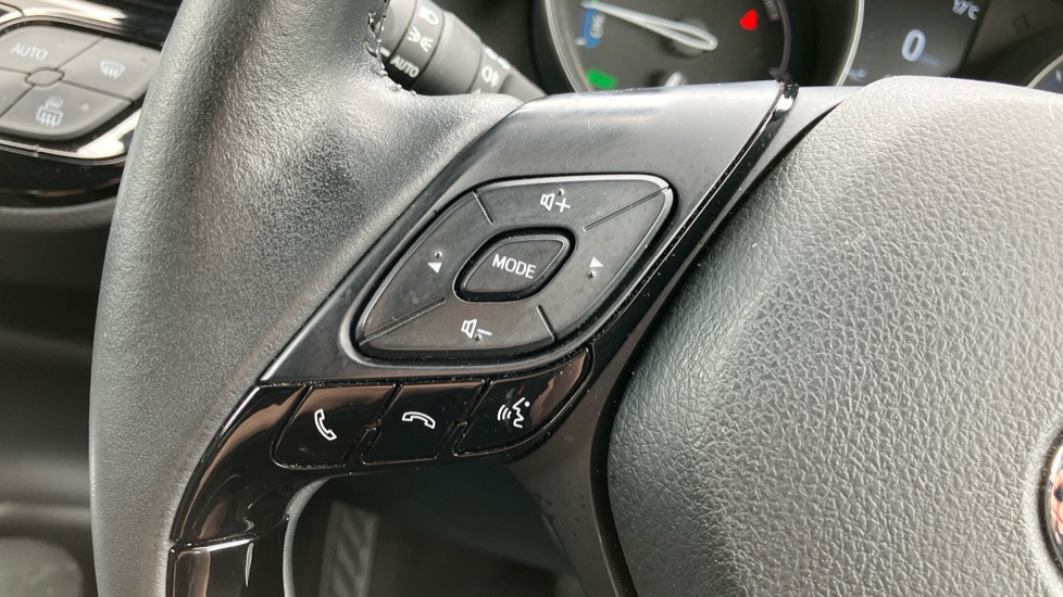 Toyota C-HR 1.8 Hybrid Icon 5dr CVT Hybrid Hatchback - Image 41