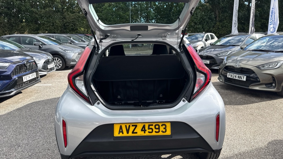 Toyota Aygo X 1.0 VVT-i Pure 5dr Petrol Hatchback - Image 13