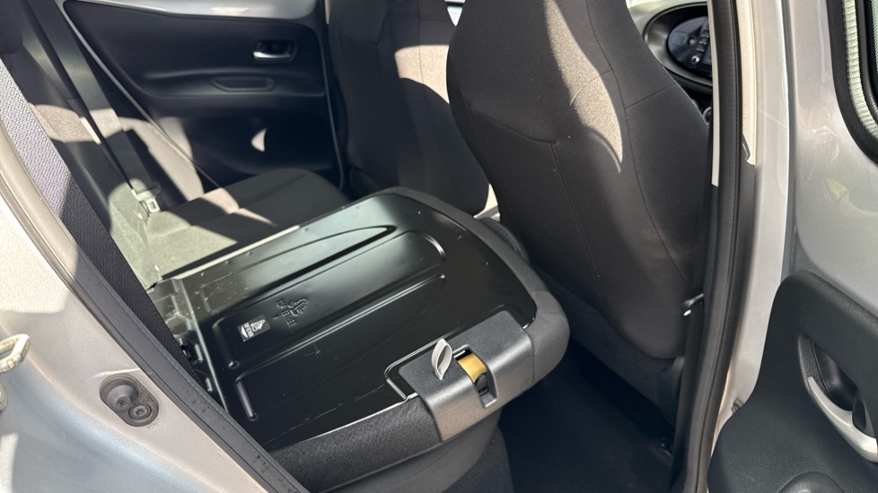 Toyota Aygo X 1.0 VVT-i Pure 5dr Petrol Hatchback - Image 18