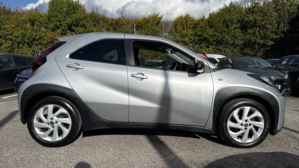 Toyota Aygo X 1.0 VVT-i Pure 5dr Petrol Hatchback - Image 23