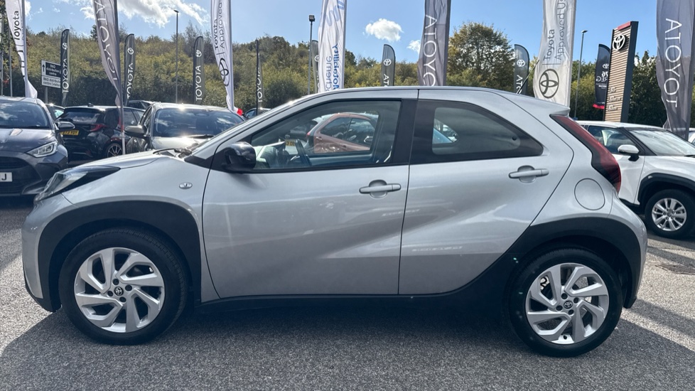 Toyota Aygo X 1.0 VVT-i Pure 5dr Petrol Hatchback - Image 24
