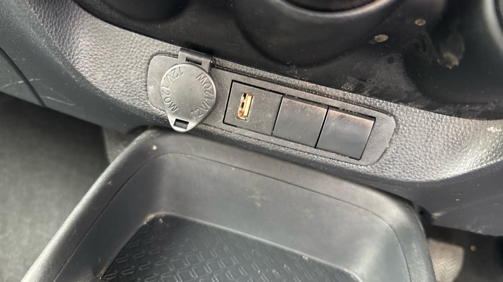 Toyota Aygo X 1.0 VVT-i Pure 5dr Petrol Hatchback - Image 39