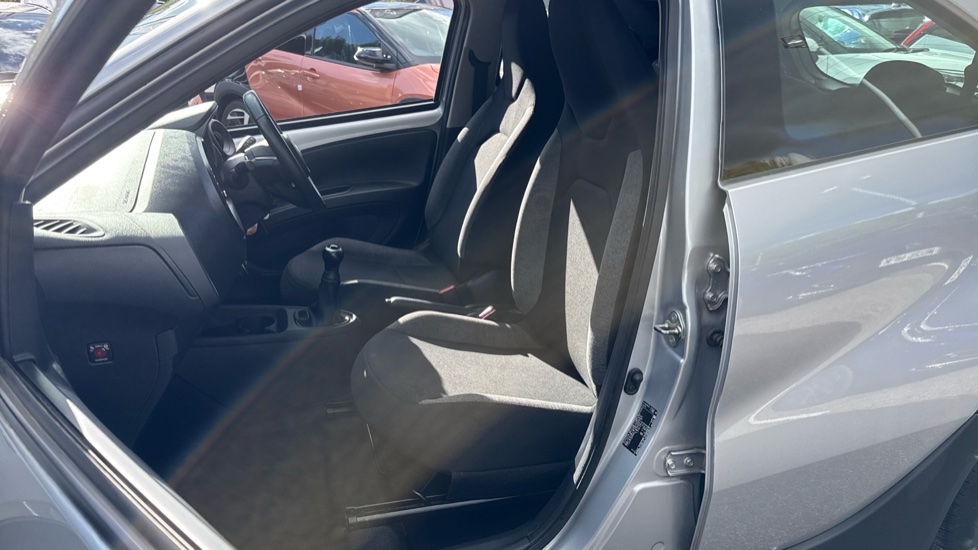 Toyota Aygo X 1.0 VVT-i Pure 5dr Petrol Hatchback - Image 57