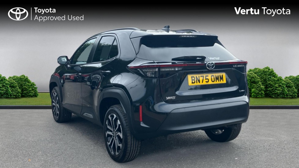 Toyota Yaris Cross 1.5 Hybrid Design 5dr CVT Hybrid Estate - Image 4