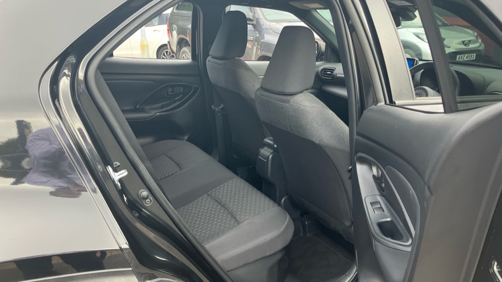 Toyota Yaris Cross 1.5 Hybrid Design 5dr CVT Hybrid Estate - Image 8